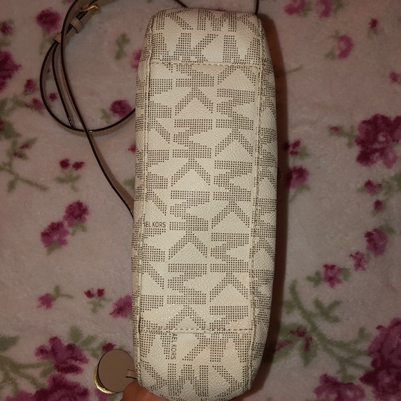 Michael Kors MK Signature Logo Beige/Tan Crossbody - Picture 6 of 8